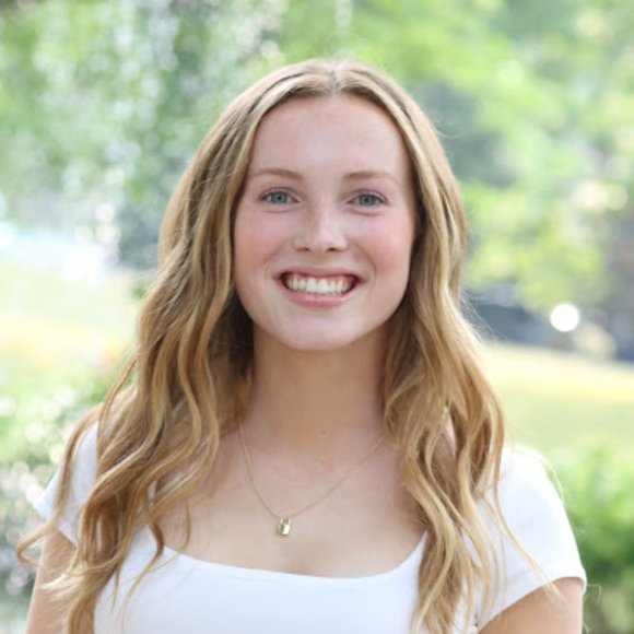 Meet your Posher, Macy - Picture 1 of 1